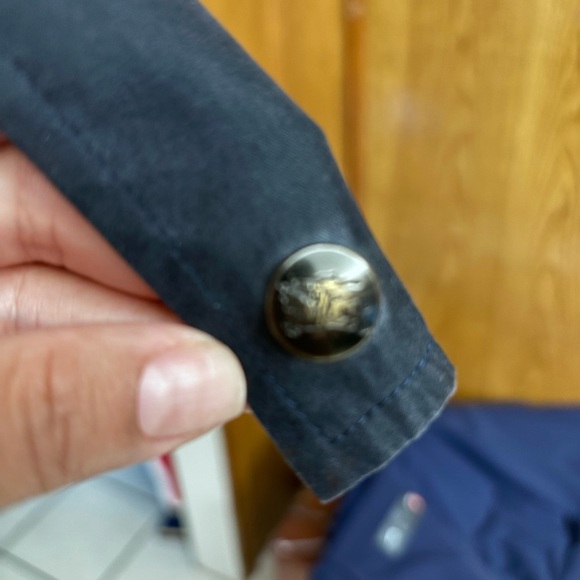 Authentic used Burberry coat has a small rip on left arm as show in picture - Picture 7 of 8